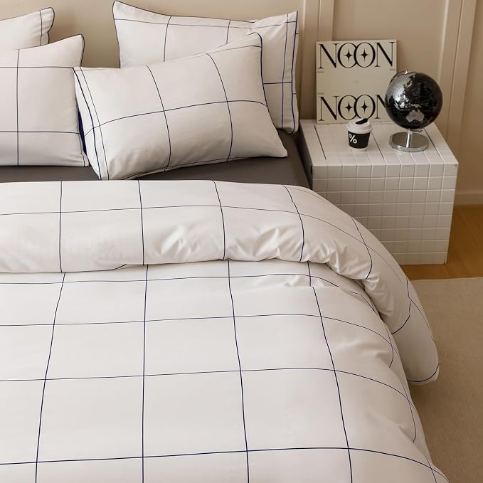 3 Navy Blue Lines
