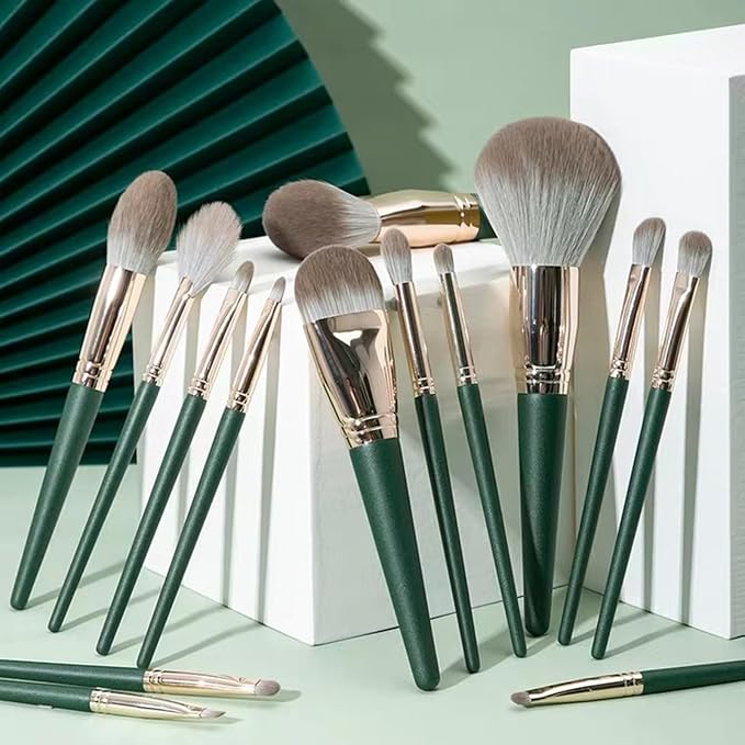 14 Green Brushes + Envelope Bag