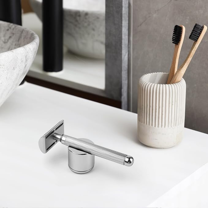 Noble Silver Razor with Stand