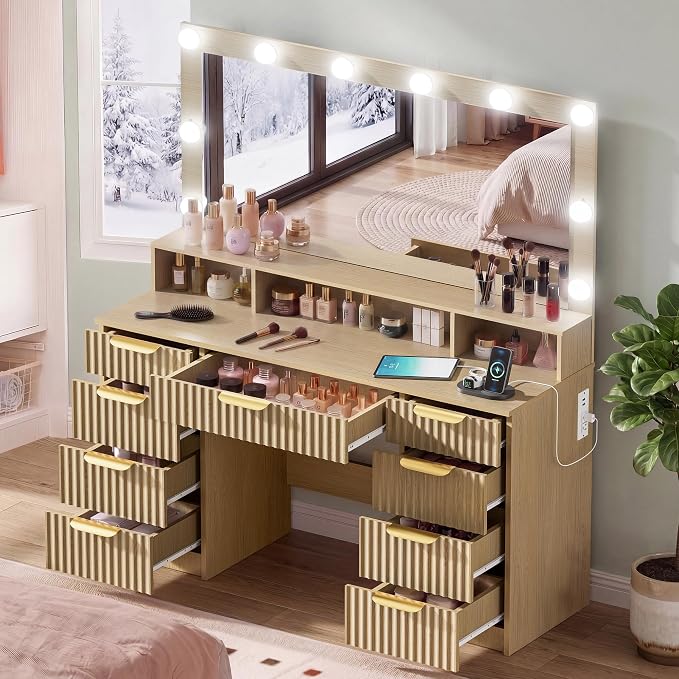 Oak With 9 Drawers & Large Mirror