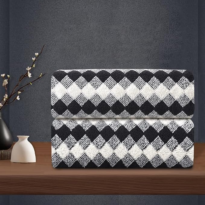 Diamond Black White
