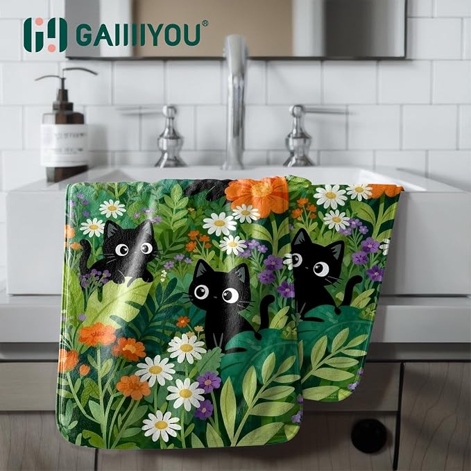 Cute Kittens Plant-green